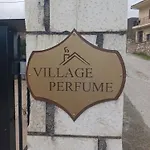 Village Perfume Casa de Férias *